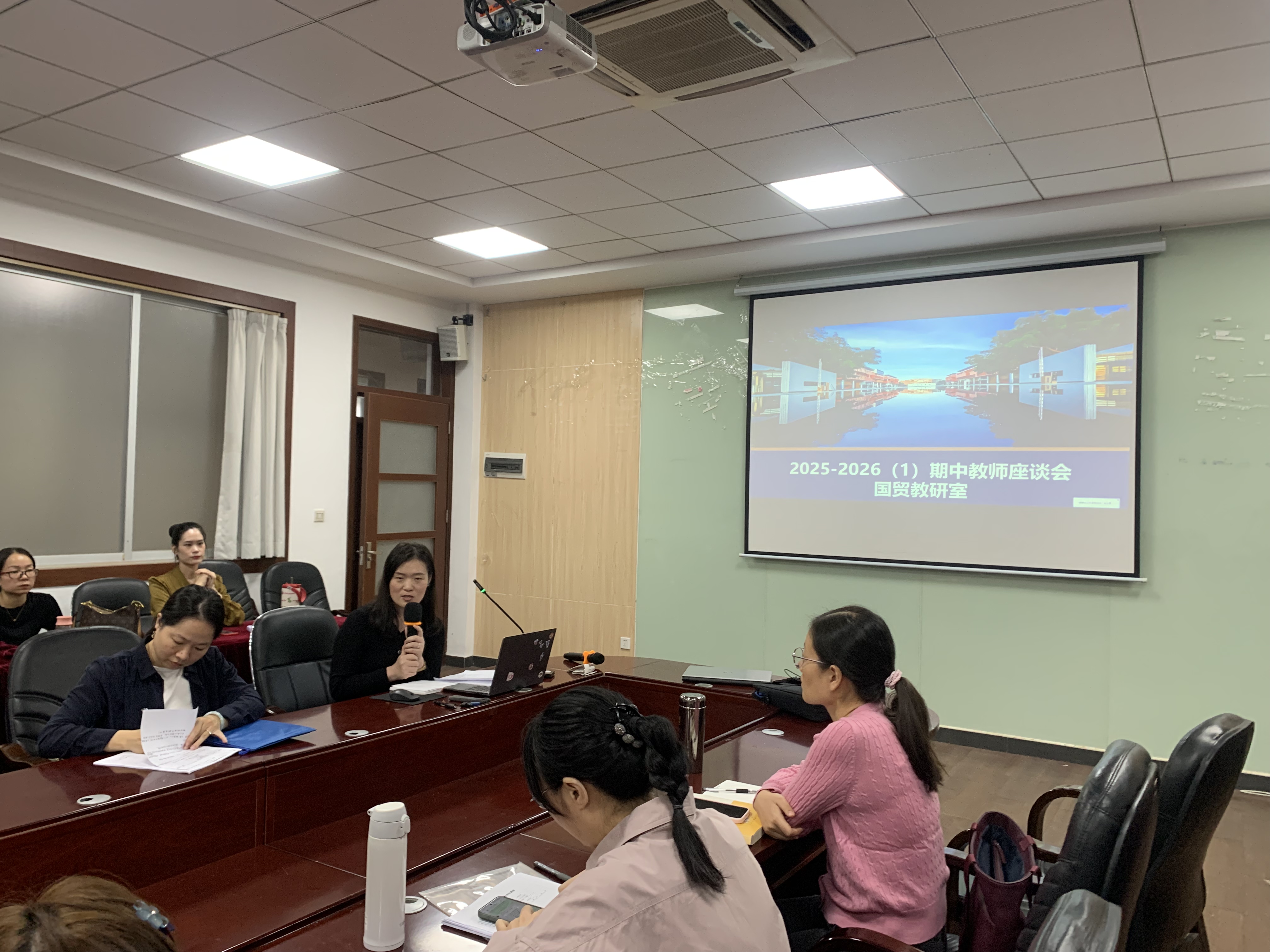 2 张伟静主任发言.jpg