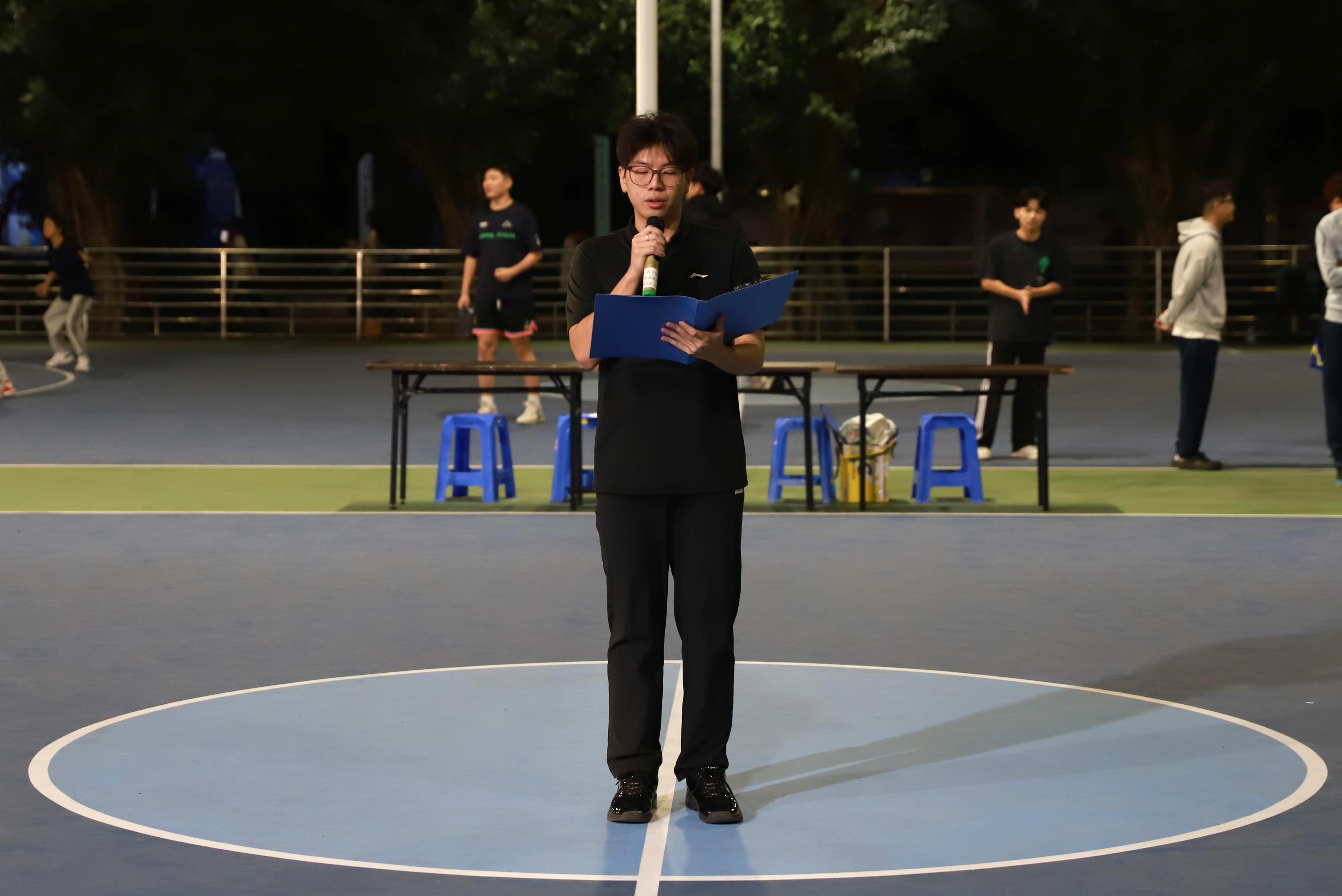 图3 裁判员代表宣誓.jpg